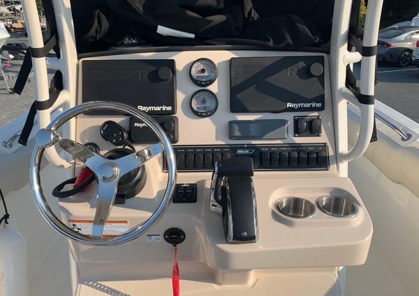 Boston-whaler 230-OUTRAGE image