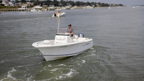 Sea Hunt Ultra 211 