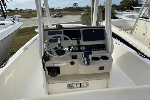 Boston Whaler 240 Dauntless image