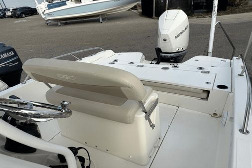 Boston Whaler 240 Dauntless image