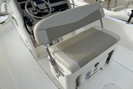 Boston Whaler 240 Dauntless image