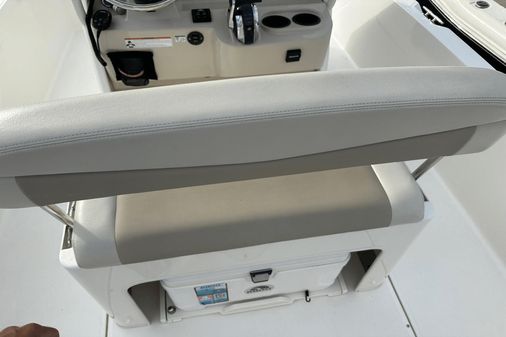 Boston Whaler 240 Dauntless image