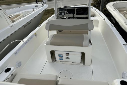 Boston Whaler 240 Dauntless image