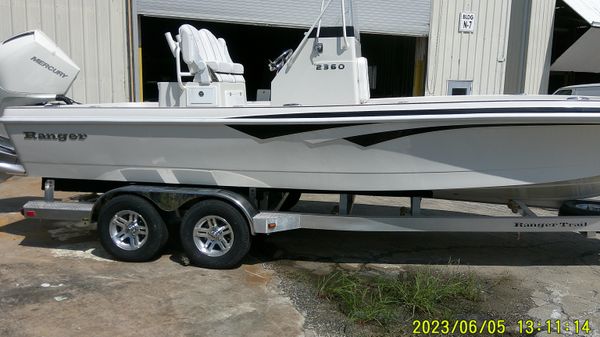 Ranger 2360 Bay 