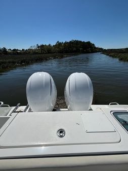 Sea Hunt Gamefish 27 Forward Seating image