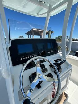 Sea Hunt Gamefish 27 Forward Seating image