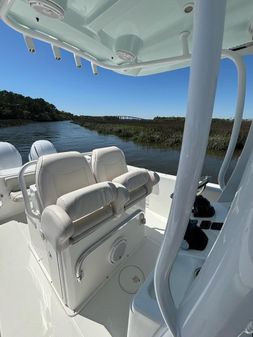 Sea Hunt Gamefish 27 Forward Seating image