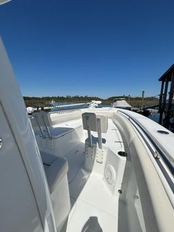 Sea Hunt Gamefish 27 Forward Seating image