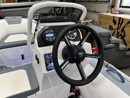Highfield Classic 380 GT image