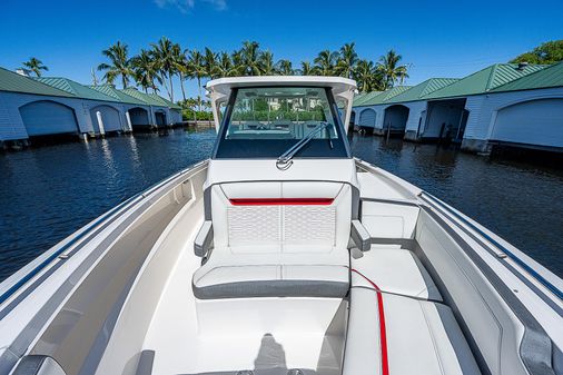 Tiara Yachts 34 LS image