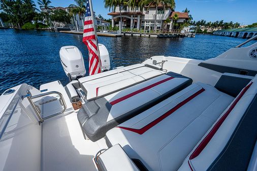 Tiara Yachts 34 LS image