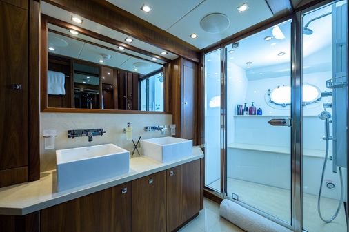 Sunseeker Trideck image