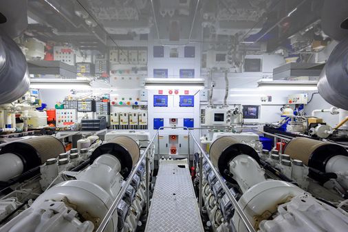Sunseeker Trideck image