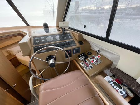 Bayliner 4087 Aft Cabin image