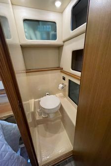 Bayliner 4087 Aft Cabin image