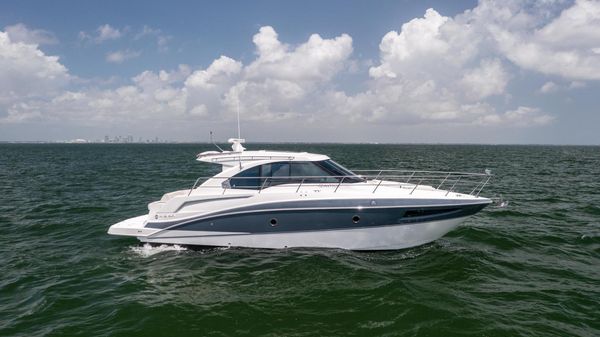 Cruisers Yachts 41 Cantius