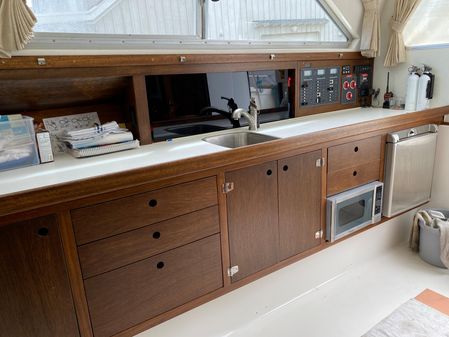 Bertram 28 Flybridge image