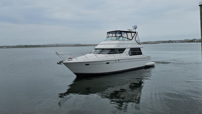 Carver 450 Voyager Pilothouse - main image