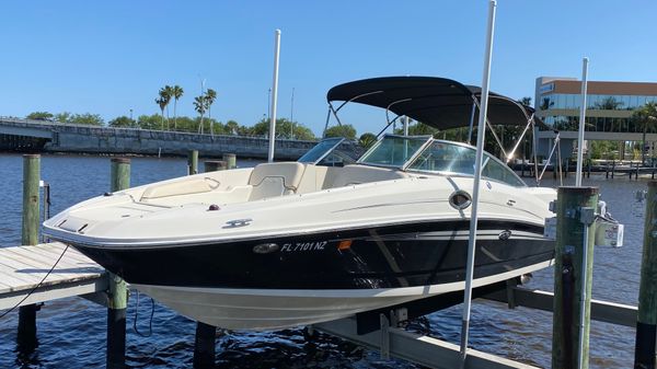 Sea Ray 290 Sundeck