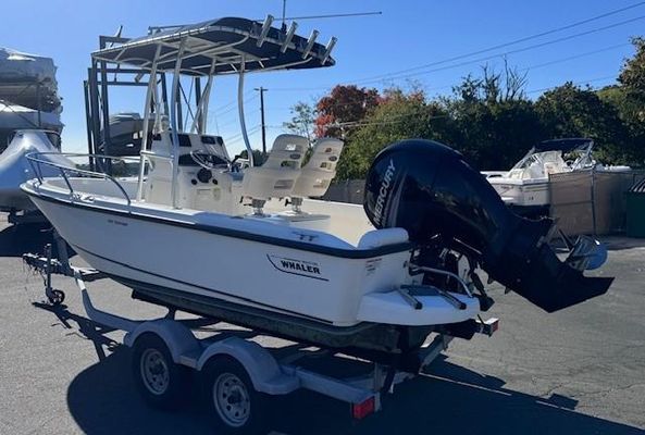 Boston Whaler 190 Outrage - main image