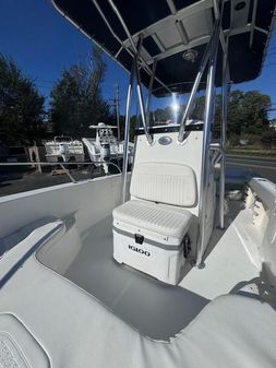 Boston Whaler 190 Outrage image