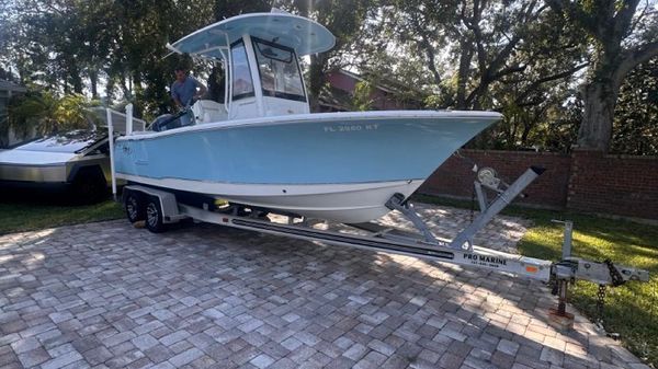 Sea Hunt Ultra 235 SE 