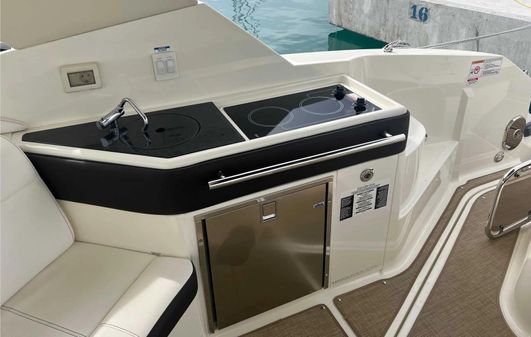 Sea Ray 320 Sundancer image