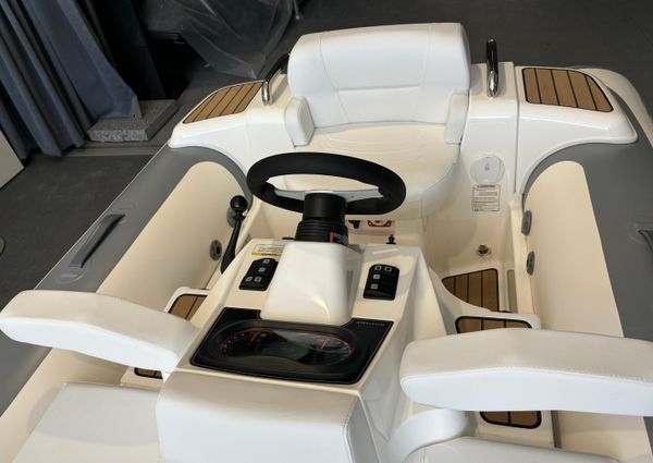 Williams Jet Tenders TurboJet 325 image