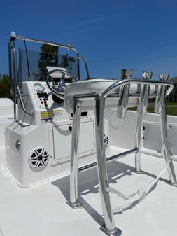 Sea Pro 180 Center Console image