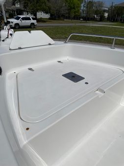 Sea Pro 180 Center Console image