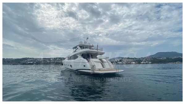 Sunseeker 88 Yacht image