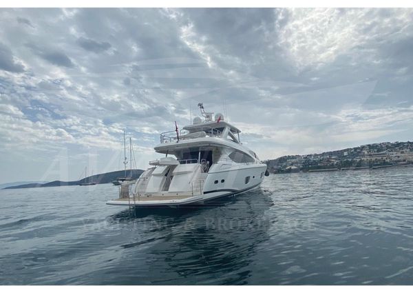 Sunseeker 88 Yacht image