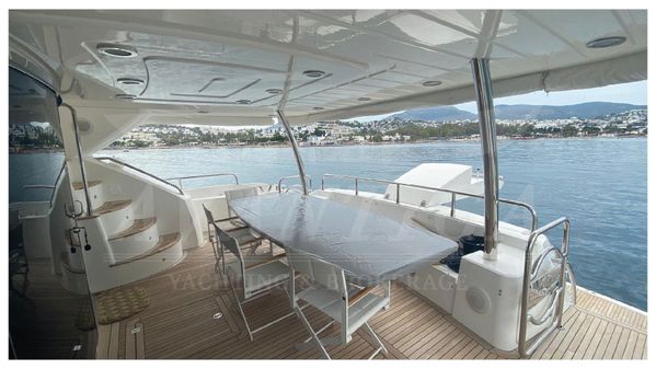 Sunseeker 88 Yacht image