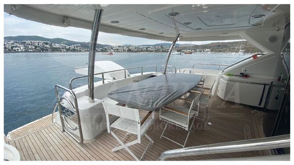 Sunseeker 88 Yacht image