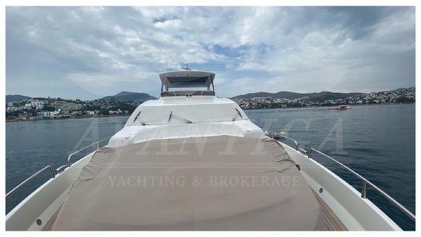 Sunseeker 88 Yacht image