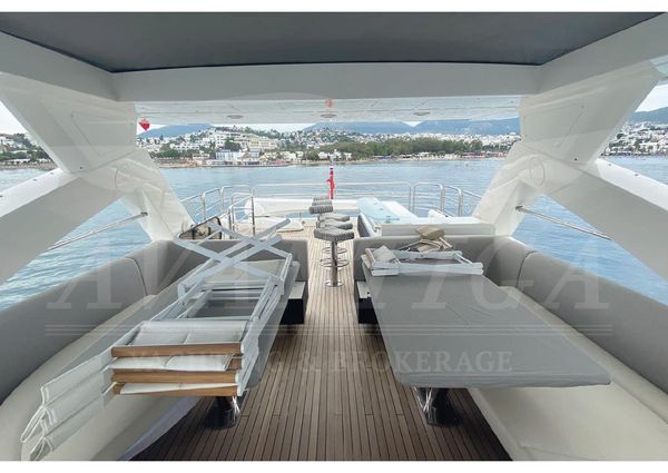 Sunseeker 88 Yacht image