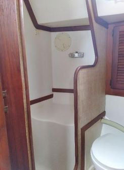 Hunter 37 image