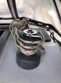 Hunter 37 image