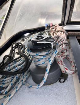 Hunter 37 image