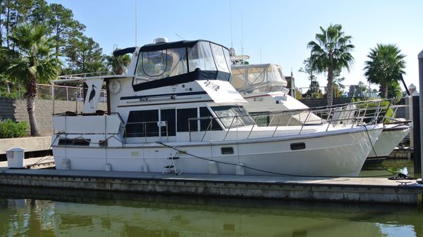 Heritage East Cockpit Motor Yacht