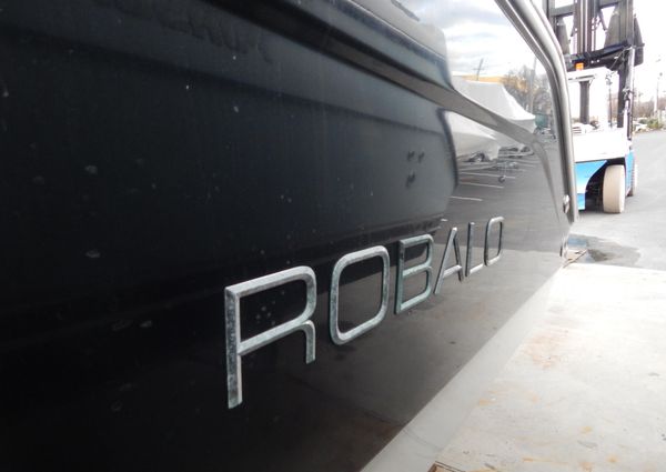 Robalo R300-CENTER-CONSOLE image