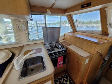 Sabreline 34 Flybridge Sedan image