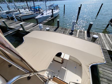 Sabreline 34 Flybridge Sedan image