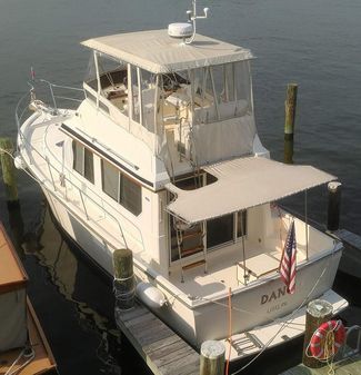 Sabreline 34 Flybridge Sedan image