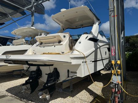 Sea Ray 350 Sundancer image