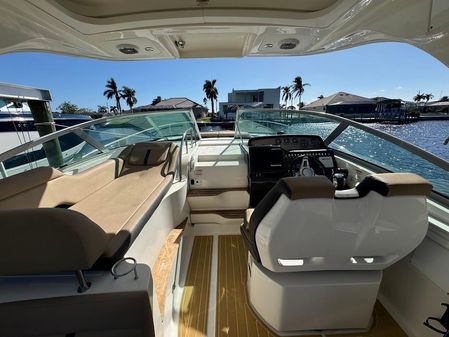 Sea Ray 350 Sundancer image