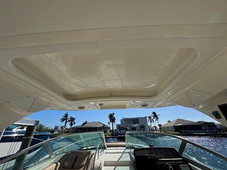 Sea Ray 350 Sundancer image