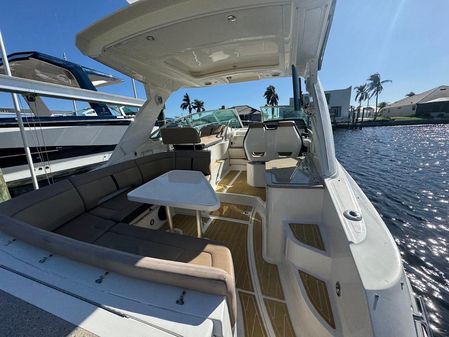 Sea Ray 350 Sundancer image