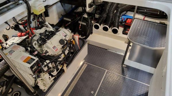 Formula 350 Crossover Bowrider OB image