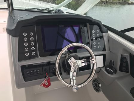 Robalo R317 image